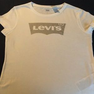 Levi’s T-shirt